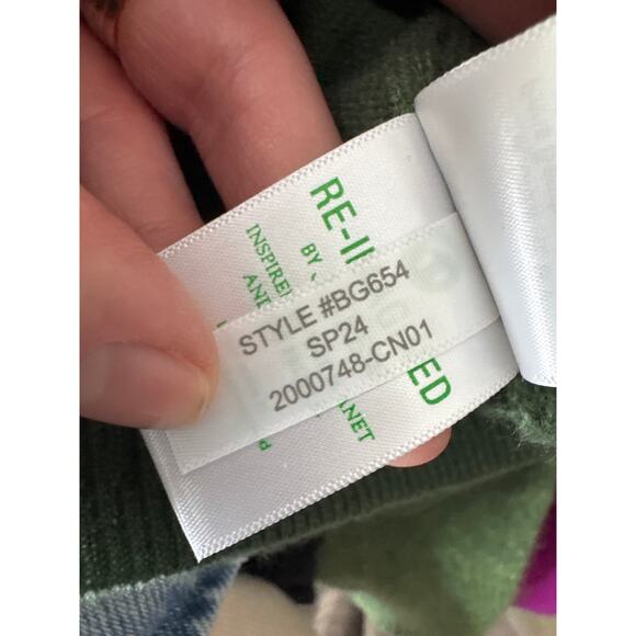 J. CREW 100% Cashmere shrunken crewneck sweater Cropped Fit Style BG654 Medium - Picture 9 of 9